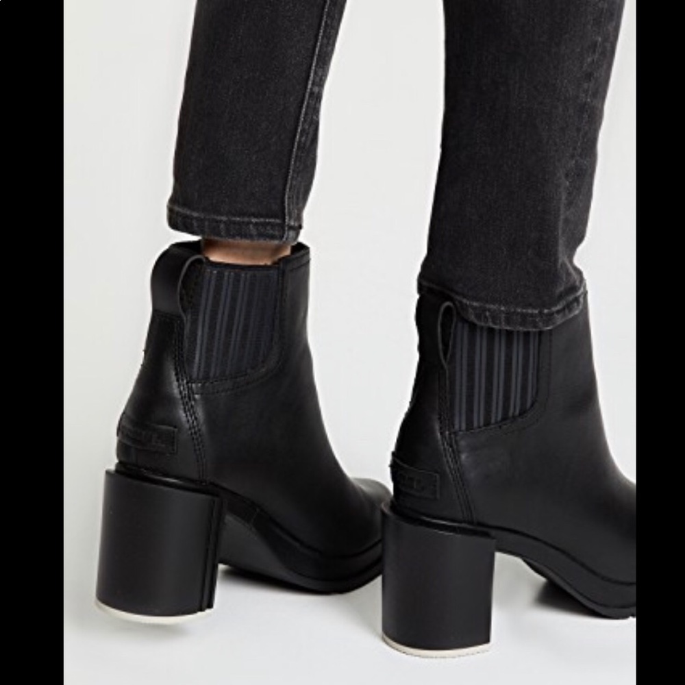 Sorel Margo Chelsea Boots size 7.5